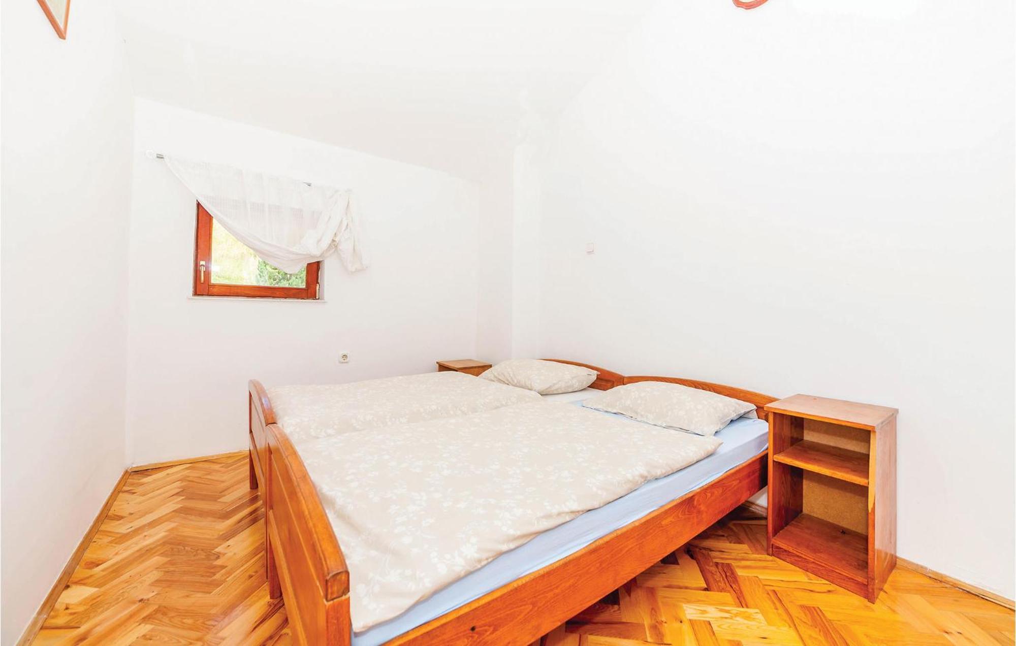 7 Bedroom Pet Friendly Home In Crni Kal Crni Kal  Extérieur photo