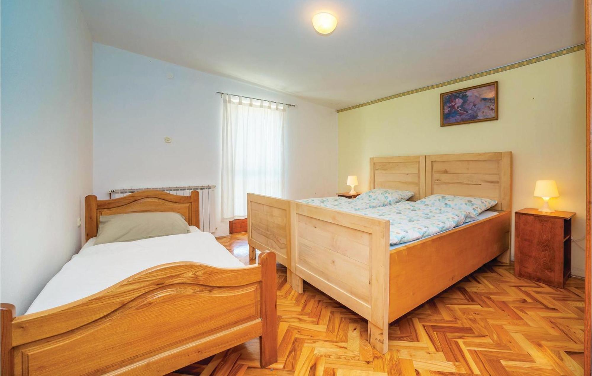 7 Bedroom Pet Friendly Home In Crni Kal Crni Kal  Extérieur photo