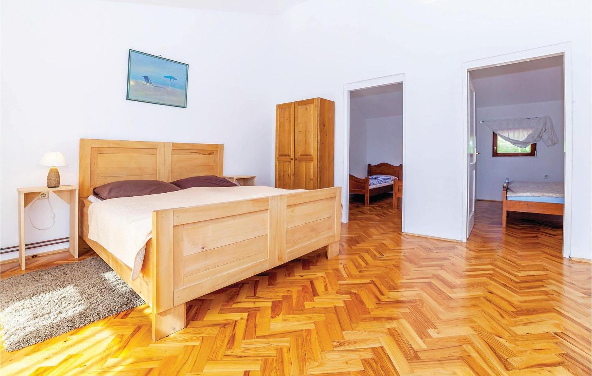 7 Bedroom Pet Friendly Home In Crni Kal Crni Kal  Extérieur photo