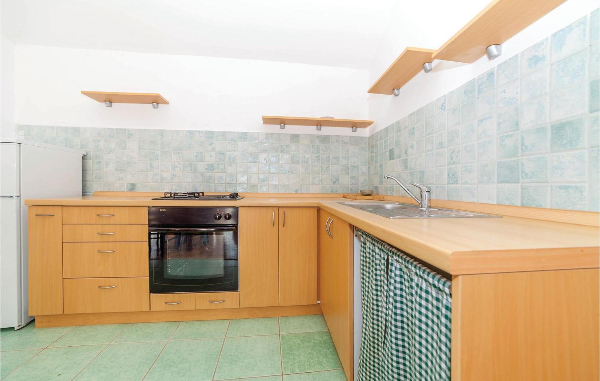 7 Bedroom Pet Friendly Home In Crni Kal Crni Kal  Extérieur photo