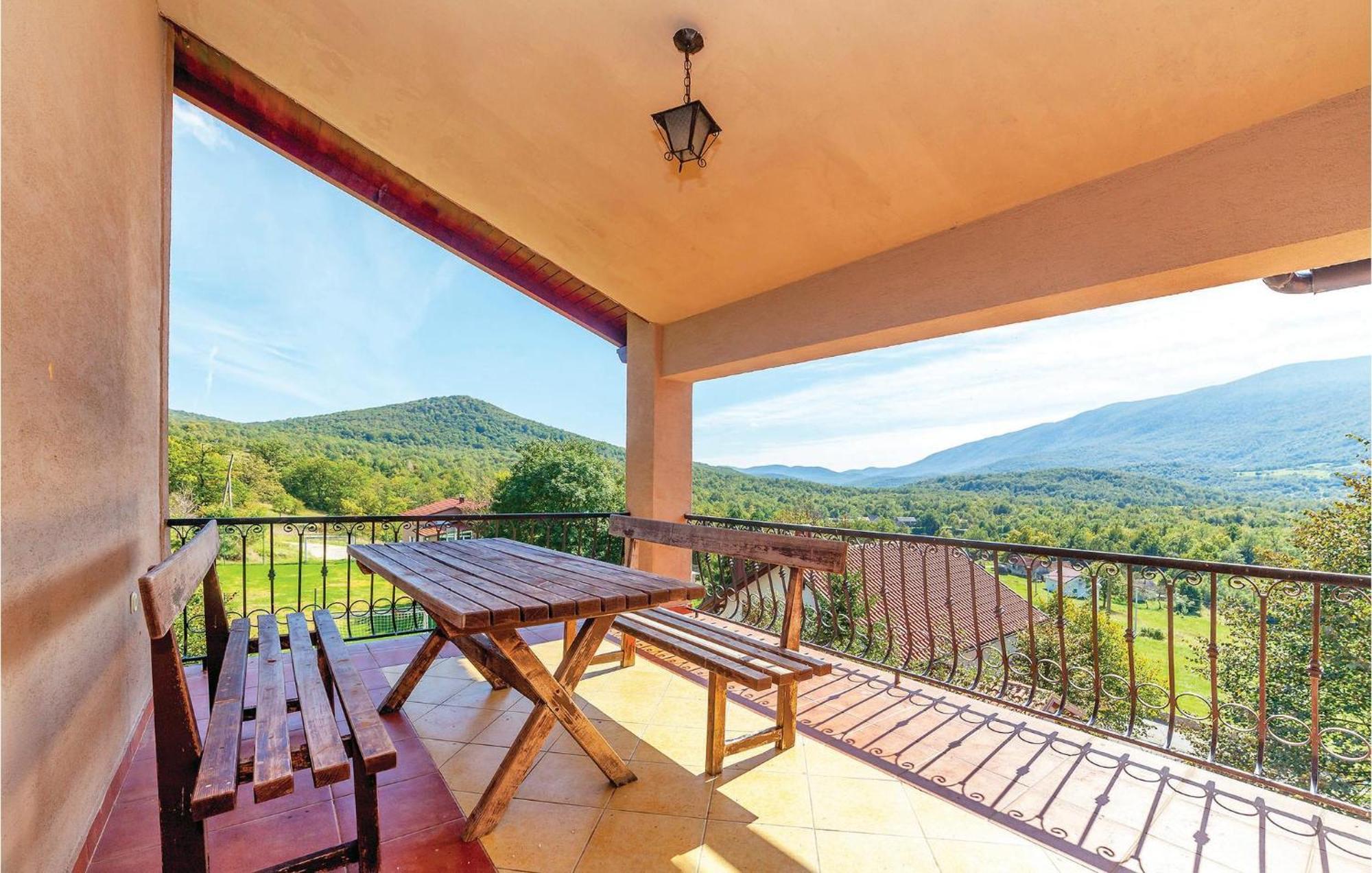 7 Bedroom Pet Friendly Home In Crni Kal Crni Kal  Extérieur photo