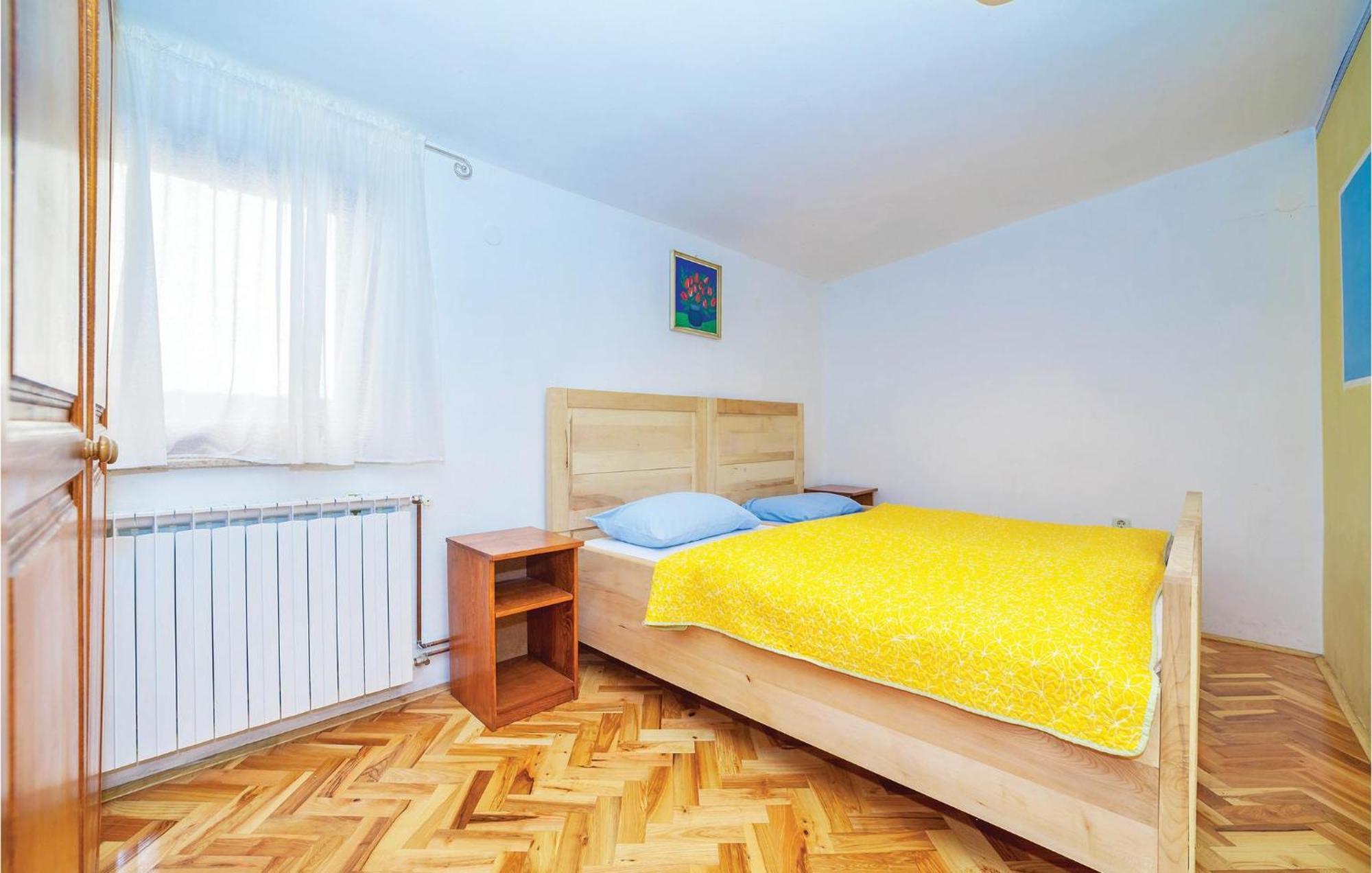 7 Bedroom Pet Friendly Home In Crni Kal Crni Kal  Extérieur photo