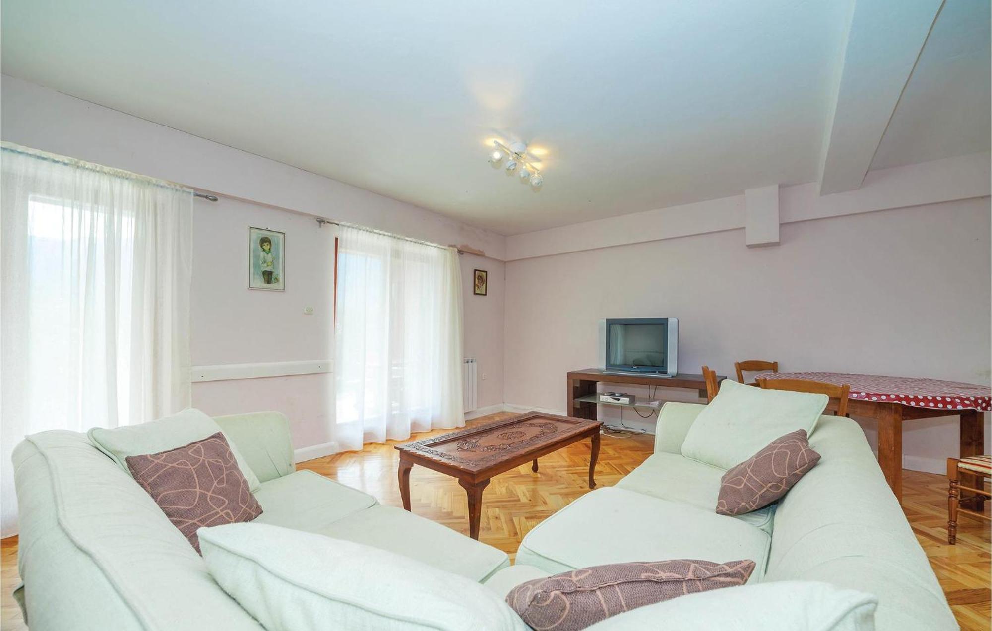 7 Bedroom Pet Friendly Home In Crni Kal Crni Kal  Extérieur photo