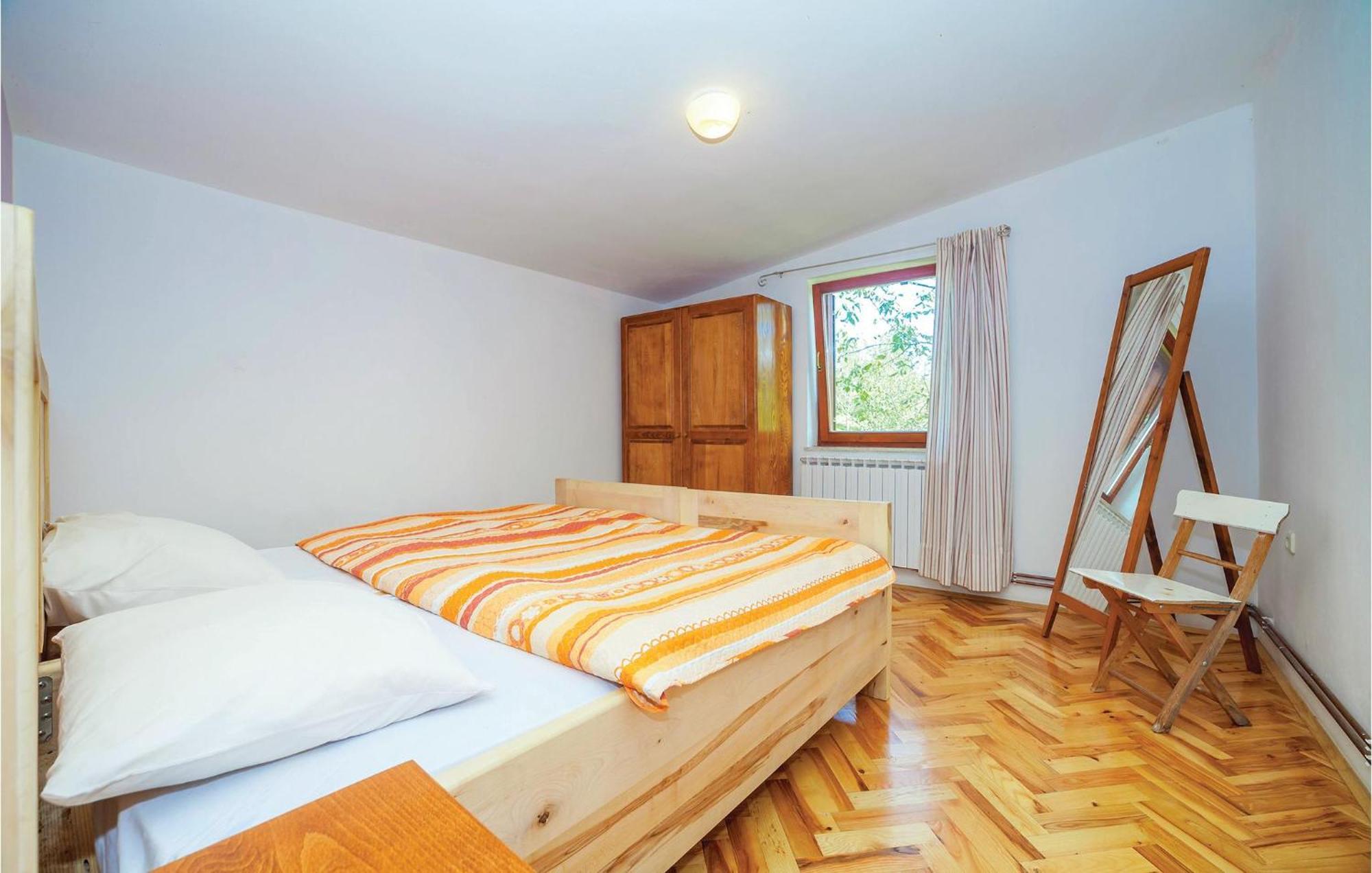 7 Bedroom Pet Friendly Home In Crni Kal Crni Kal  Extérieur photo