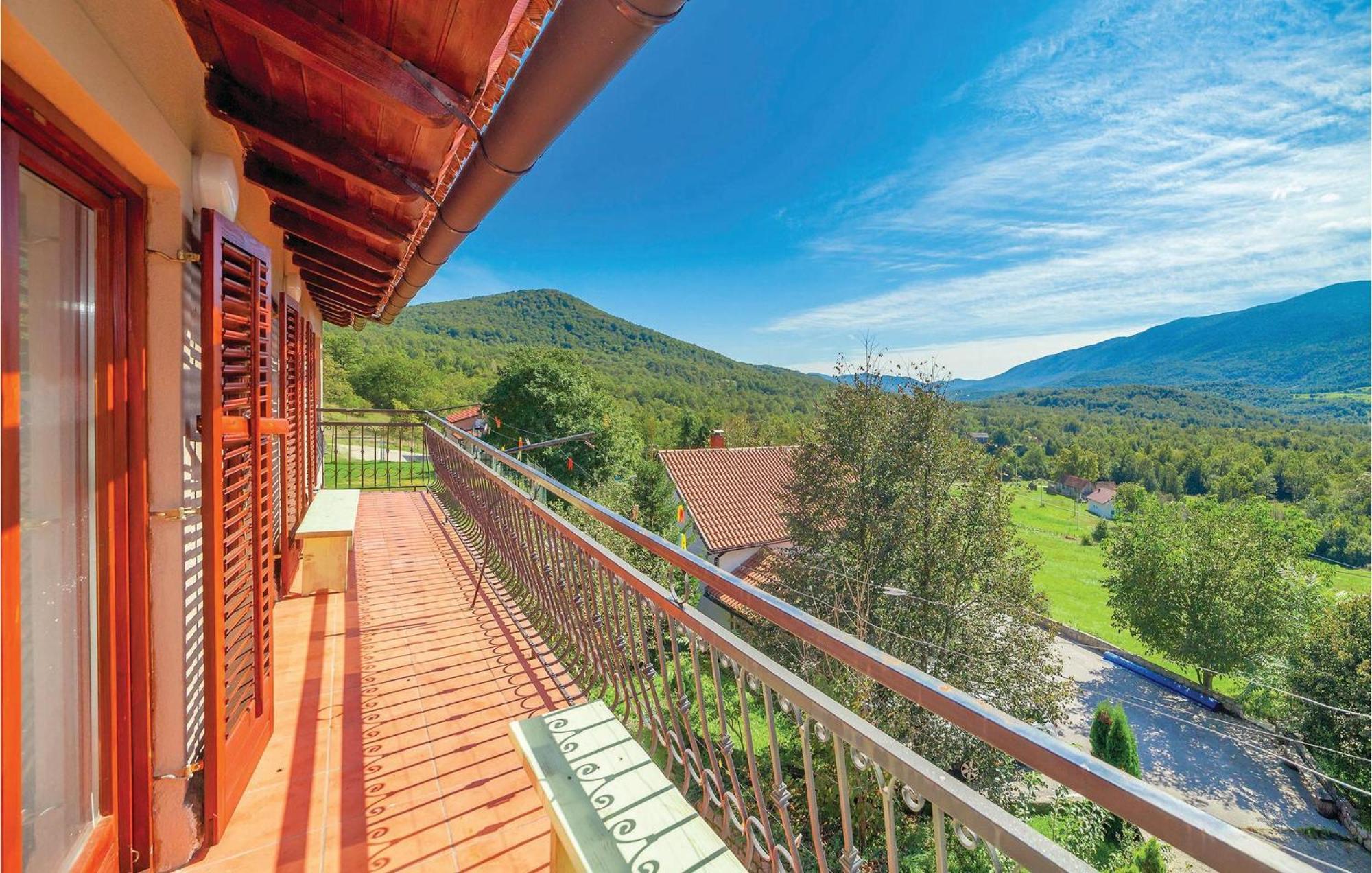 7 Bedroom Pet Friendly Home In Crni Kal Crni Kal  Extérieur photo