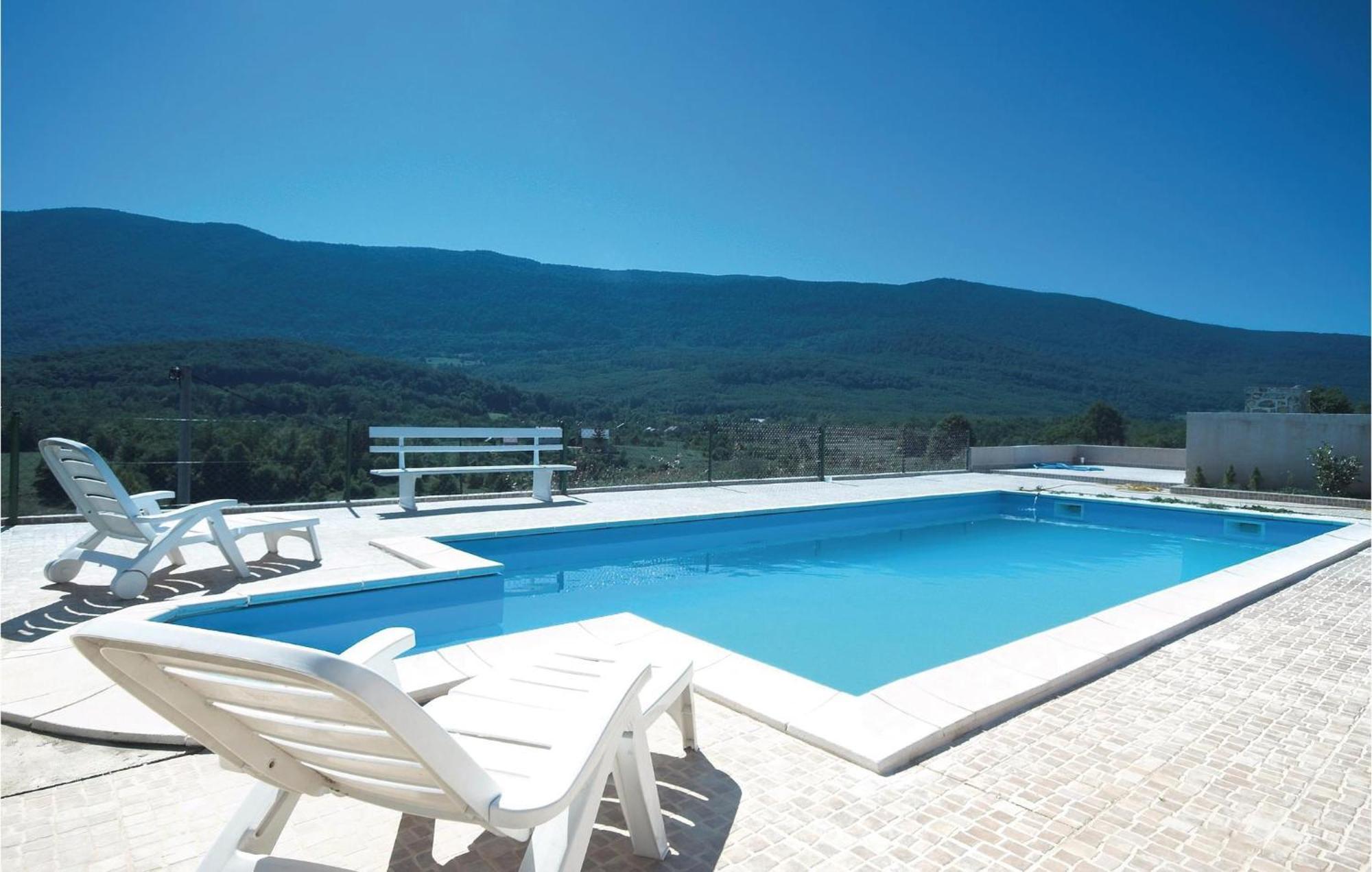7 Bedroom Pet Friendly Home In Crni Kal Crni Kal  Extérieur photo