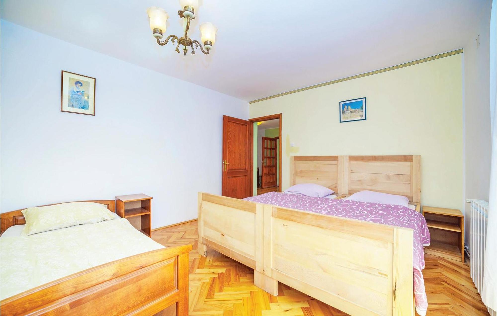 7 Bedroom Pet Friendly Home In Crni Kal Crni Kal  Extérieur photo