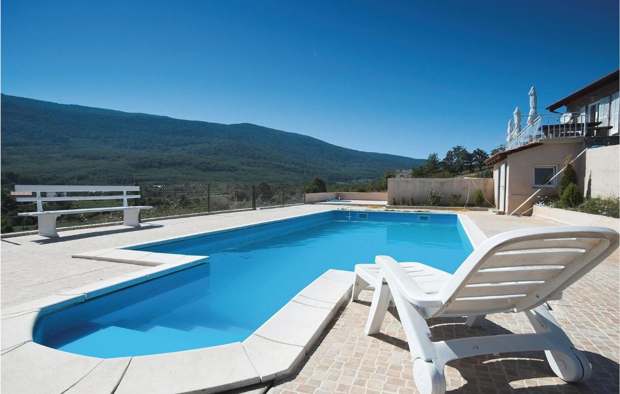 7 Bedroom Pet Friendly Home In Crni Kal Crni Kal  Extérieur photo