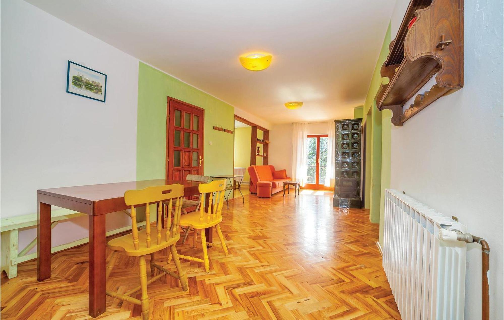 7 Bedroom Pet Friendly Home In Crni Kal Crni Kal  Extérieur photo