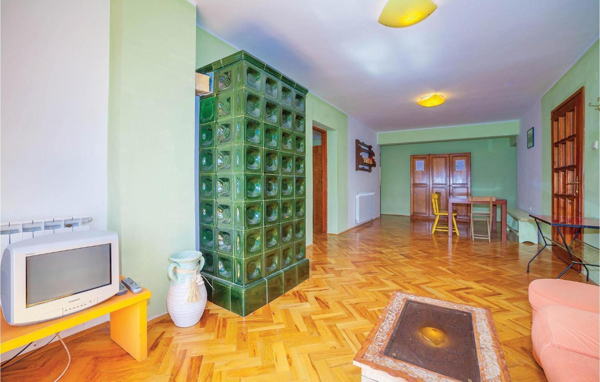 7 Bedroom Pet Friendly Home In Crni Kal Crni Kal  Extérieur photo