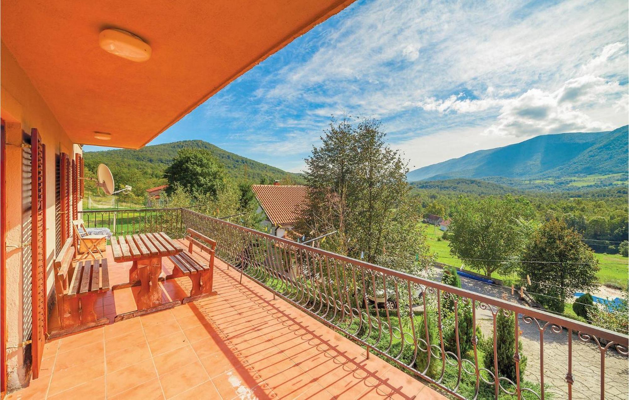 7 Bedroom Pet Friendly Home In Crni Kal Crni Kal  Extérieur photo